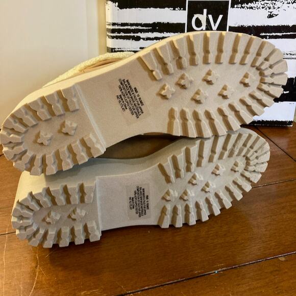 NWT Women's Sz 10 Dolce Vita Rumee Style Tan Boots w/Cuffed Sherpa Lining - Picture 5 of 9